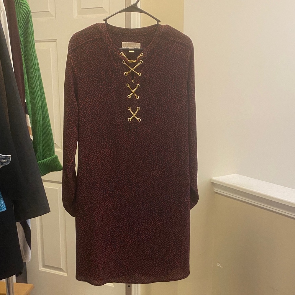 Michael Kors burgundy/black pebble print gold chain dress L/12